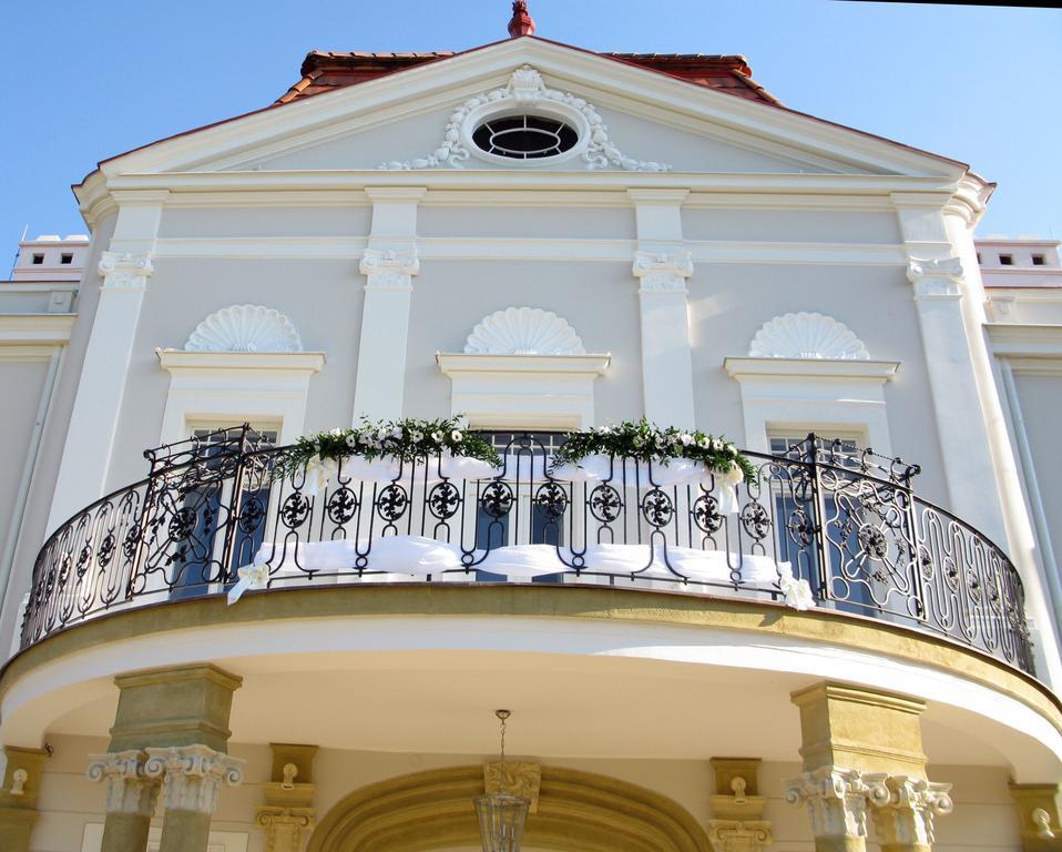Art Hotel Kastiel Tomášov Екстериор снимка
