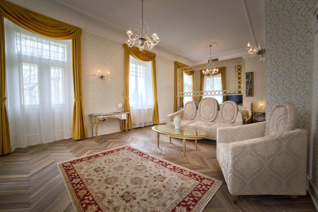 Art Hotel Kastiel Tomášov Екстериор снимка
